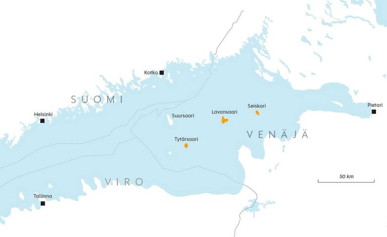 Suursaaren sijainti keskellä Suomenlahtea oli strategisesti tärkeä. Saaren rannikkotykistö ja miinakentät mahdollistivat Neuvostoliiton Leningradiin suuntautuvan meriliikenteen rajoittamisen.